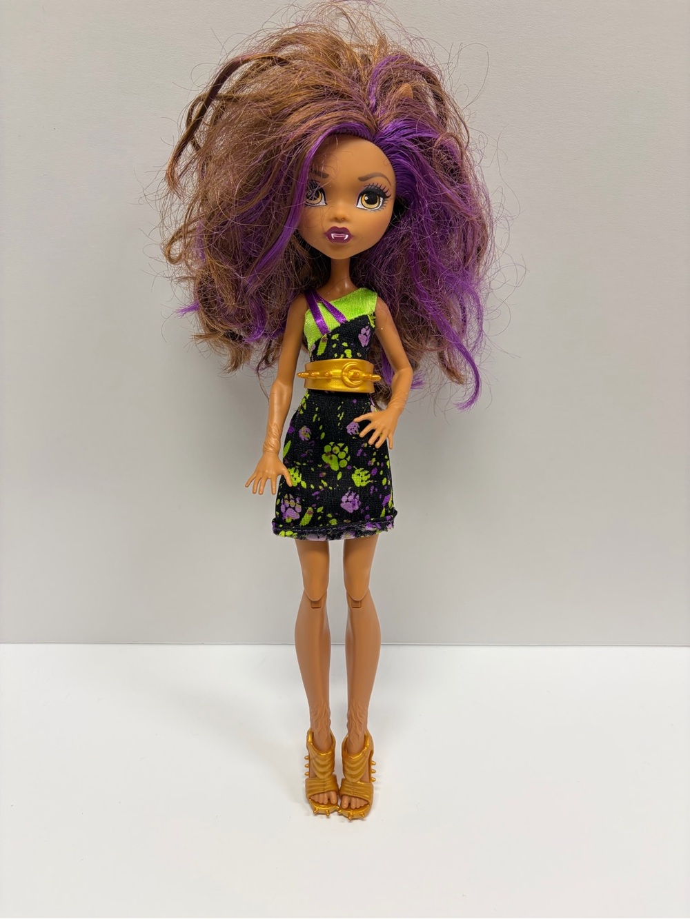 Mattel Monster High Ghoul-la-la Locker Clawdeen Wolf Doll